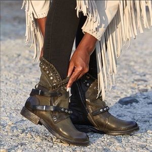 AS98 Shakespeare Boots